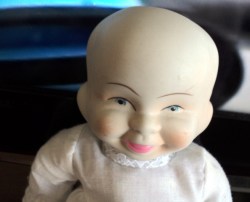 14'' PORCELAIN 3 FACES CRY, SLEEP, HAPPY DOLL, CLOTH BODY, WHITE GOWN #1333